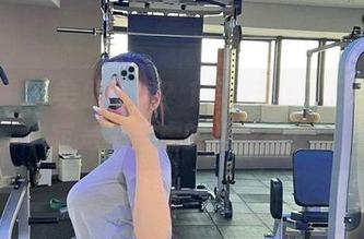 微密圈 – 美足写真？120斤的小王同学注定是个自虐的追求者！