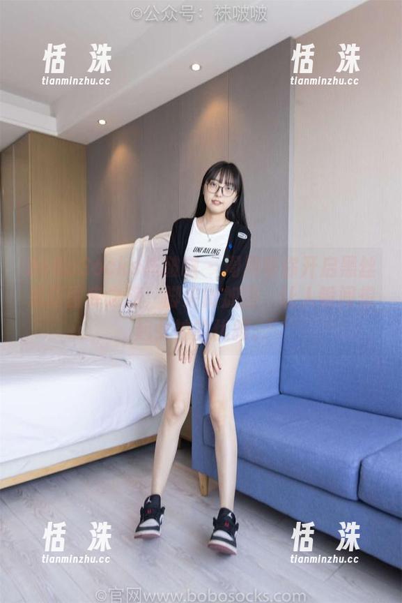 BoBoSocks袜啵啵 - 周周带你开启黑丝最新图库之旅，脚尖微加固，让人瞬间想起女神的优雅。