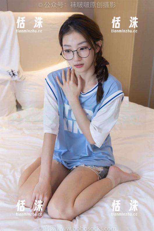 BoBoSocks袜啵啵 - 穿越时空的美味：芝士的高清写真与厚白丝，一起回味吧！