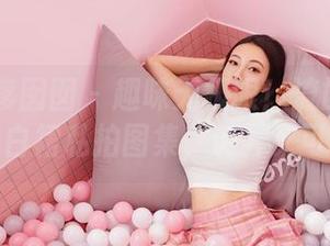 Feilin嗲囡囡 – 趣味无极限！流氓小巫女的白裙私拍图集，诡异又可爱