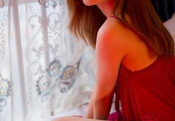 GIRLT果团网 – 高清套图，黄歆苑让夏日在镜头前活出了另一种色彩，很迷人呢。