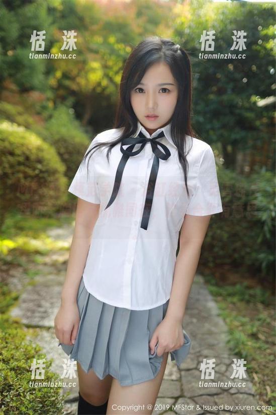 MFStar模范学院 - 浴缸经历：吴雪瑶在里面，尴尬与优雅同在，这组合真有意思。