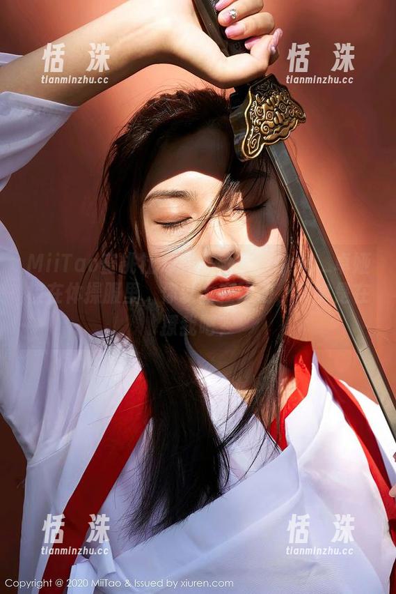 MiiTao蜜桃社 - 作品翻转：Cris_卓娅祺在体操服里，你以为在运动，其实是在撩我吧？