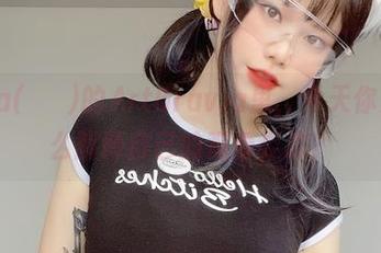 在Sira(시라)的ArtGravia里，今天你又要怎么解释自己的观看姿态？