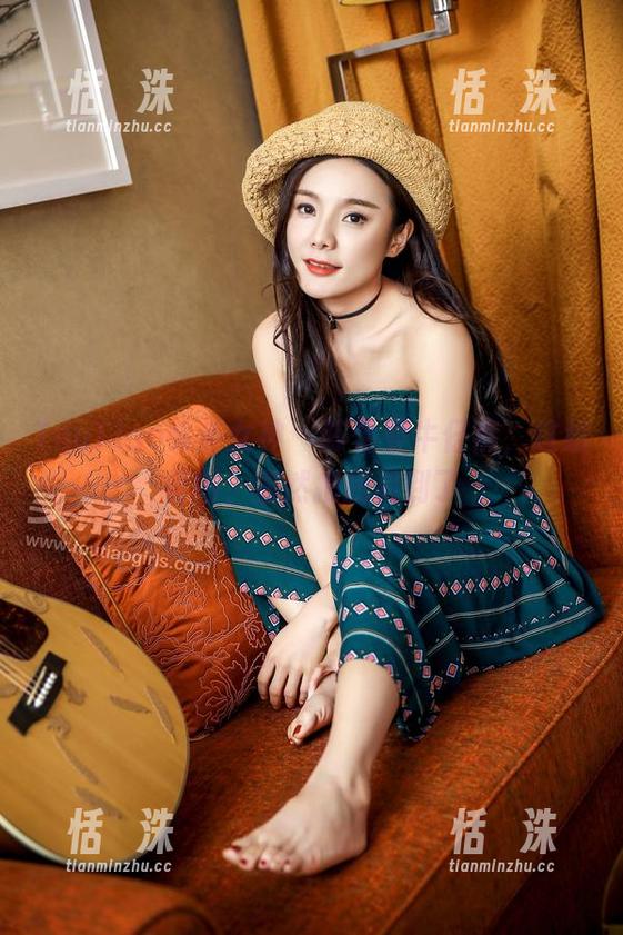 TouTiao头条女神 - 陈怡曼牛仔裤，这组美图，居然把我晃到了
