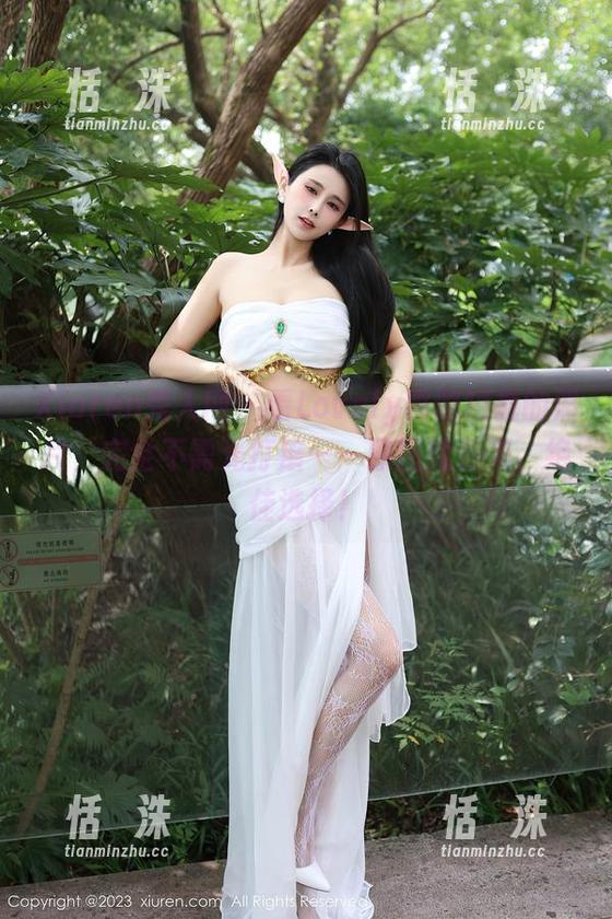 Xiuren秀人网 - 看Lovely璐璐短裤的照片，完全不需光打磨——原图就是美，绝佳选择！