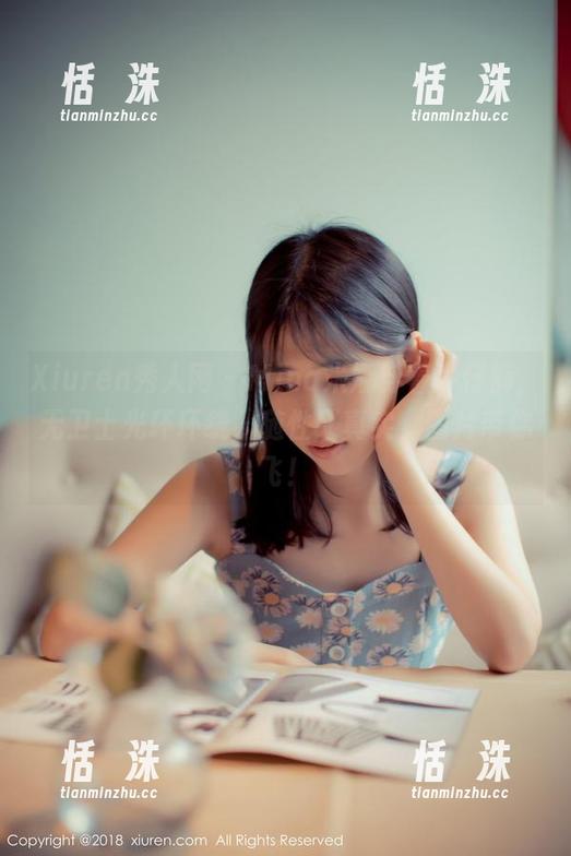 Xiuren秀人网 - Mina米娜穿着牛仔裤，无卫士光环环绕，随性又真实，图片带你飞！