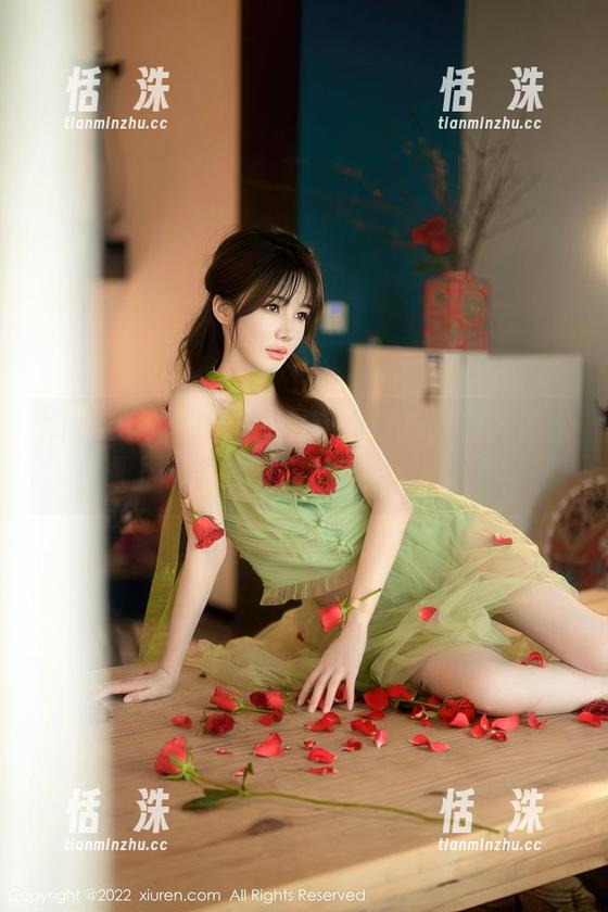 Xiuren秀人网 - UU阿文图包：当死库水遇上奇思妙想，难道我看花了？