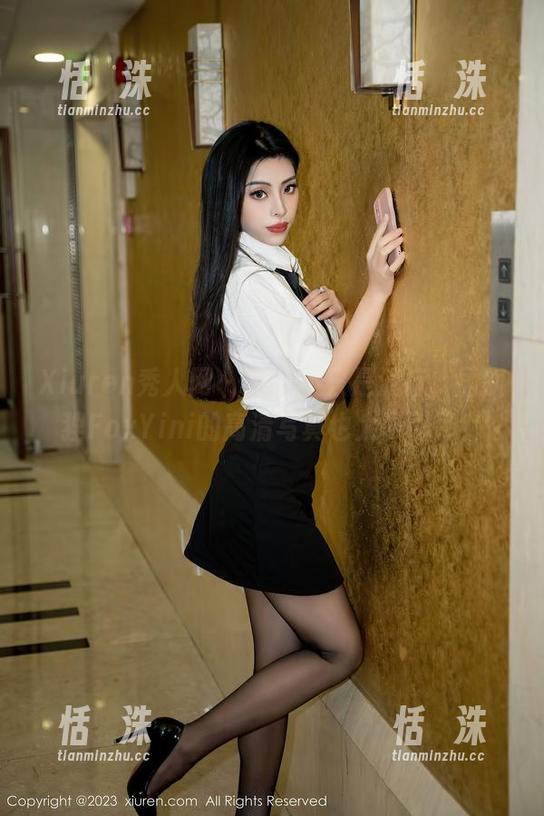 Xiuren秀人网 - 豹纹不只是流行，孟狐狸FoxYini的高清写真也太吸引了！