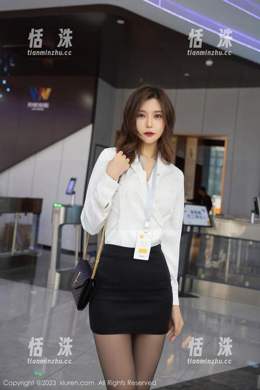 Xiuren秀人网 - 这组林悠悠礼服的精选图片，让我对礼服有了新的定义：好看就万事大吉嘛！
