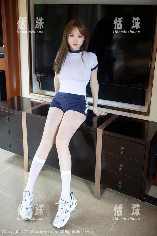 Xiuren秀人网 - 不愧是白兔西希，双人的全套里，每个细节都能戳到某种情绪，值得一看。