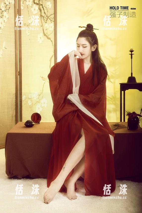 丽柜 - 美美泳池写真合集，像是水中的倒影，无比轻盈