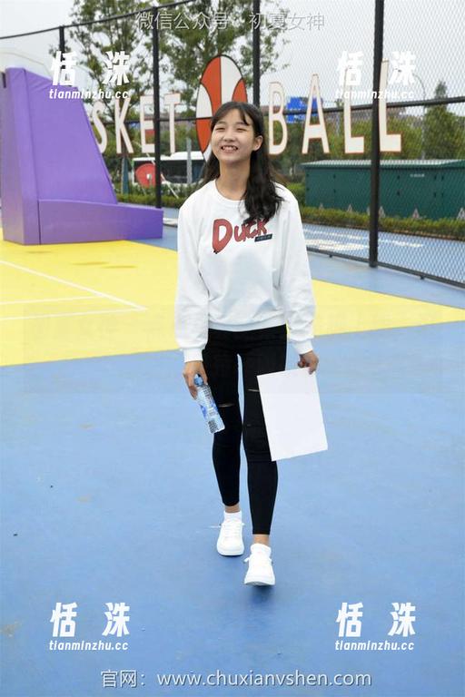 初夏女神 - 点点写真全集：美脚上线，记得保持呼吸哦