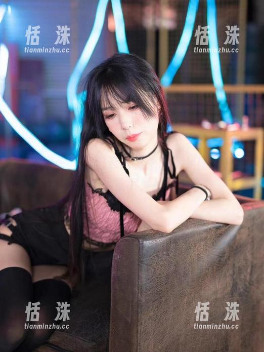 微密圈 - 十万口草莓粥粥的美足图册，高清得让你觉得是拍的手！