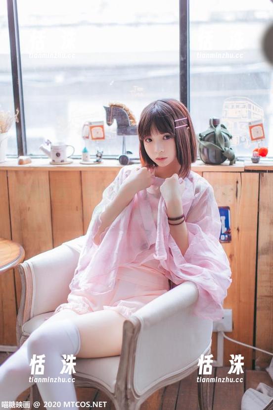 喵糖映画：黑色JK少女原图，有点飞进镜头里的坏女孩的味道