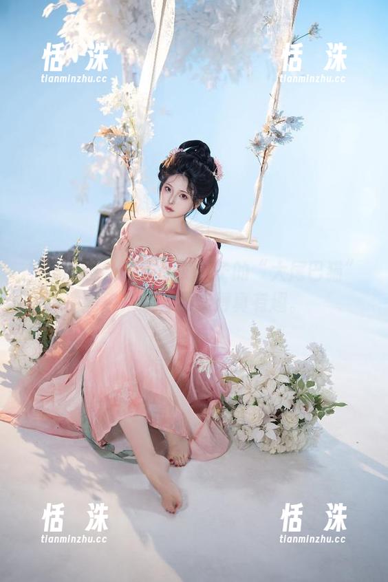 当猫咪遇到博主：夏夏子的“大尾巴猫”图包来袭，更新得真有趣。