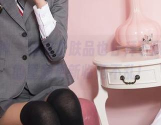 头条女神 – 法国护肤品也甘拜下风，娜露的童颜更新临危不乱！