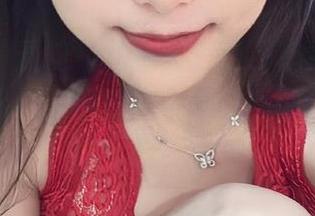 微密圈 – 看这组精选图片吧，奶雯真心自带无辜脸，我愣是搞不清是女仆还是模特啊！