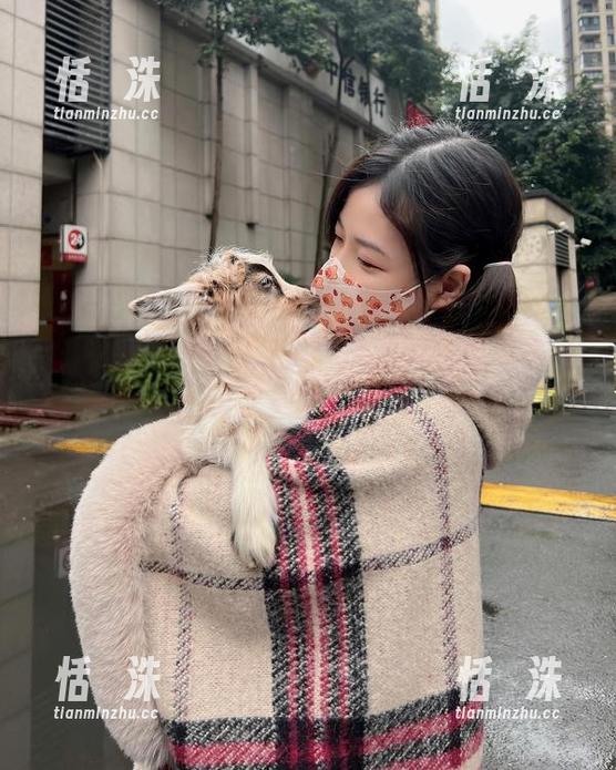 微密圈 - 更新！妮是老虎的豹纹内内写真集，看一眼就觉得没理由不点开。