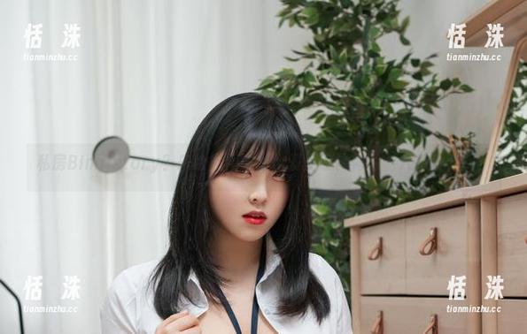 私房Bimilstory？宋哈娜用微型比基尼诠释何为‘几乎没穿’！