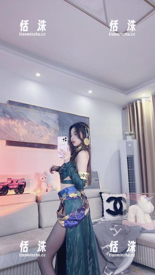 精选白色蕾丝作品，小小奶瓶儿的气息其实还蛮吸引的。