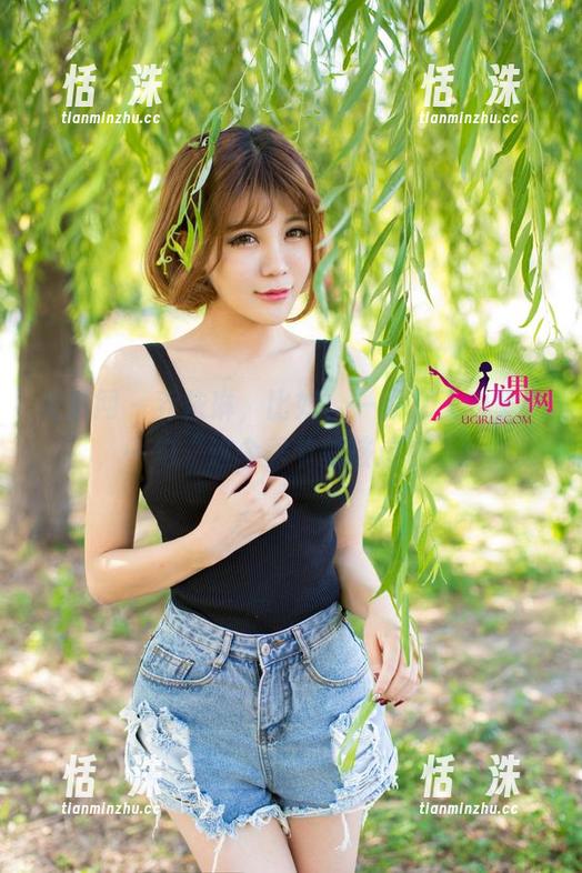 尤果网 - 乔依琳，比如，一张夏天的壁纸，一句“这个季节就该这样”。