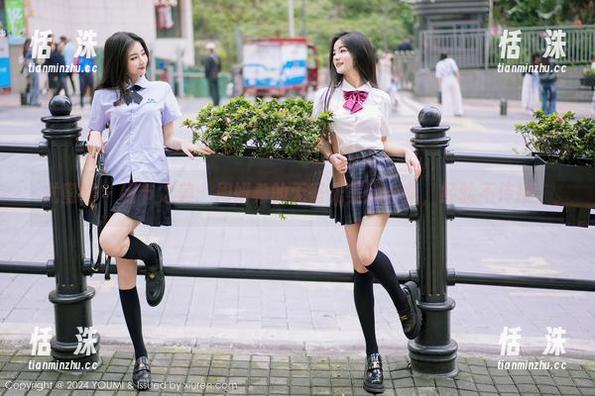 尤蜜荟 - 细节之美：周妍希的无圣光美腿合集，经验不传授。