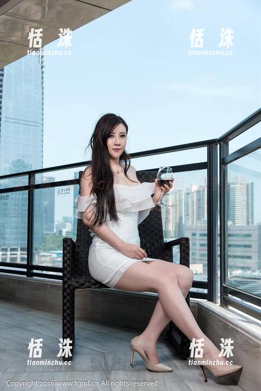 推女神 - 晓艾fafa的沙发岁月：最多资源的居家私拍