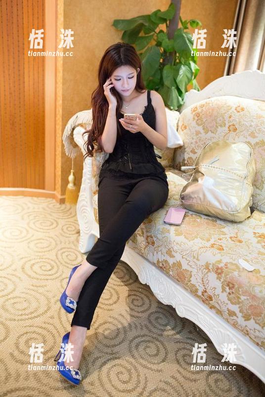推女郎 - 沙子户外写真合集，随便一张都能让我反思什么是“自在”。