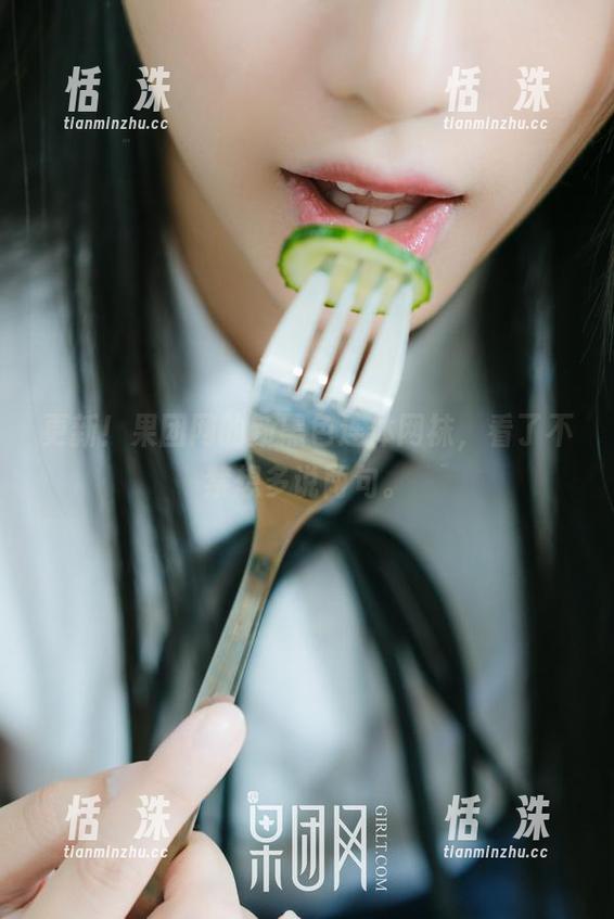 更新！果团网的新黑色连体网袜，看了不禁想多说两句。