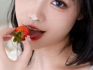 无法抗拒的分享，桃良阿宅和她那条杀手吊带的美图…