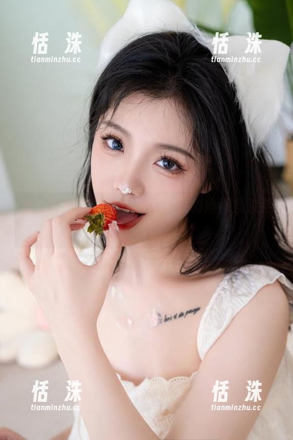 无法抗拒的分享，桃良阿宅和她那条杀手吊带的美图…