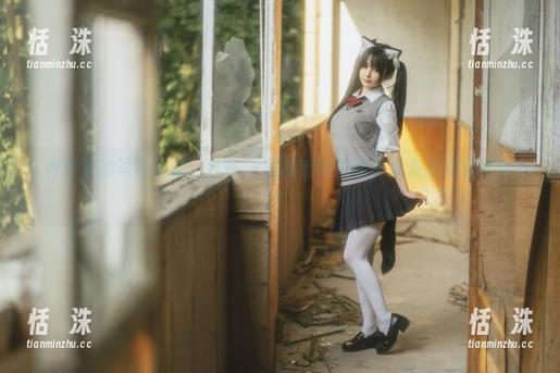 桜井宁宁的写真分享：为何JK的秘密和热蜡就能激起我的好奇心？