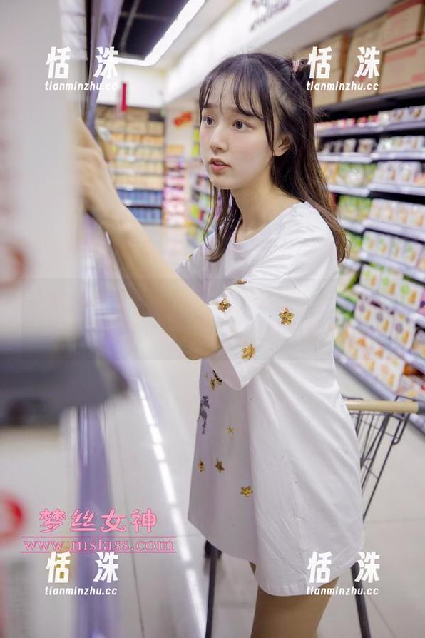 梦丝女神 - 灵唯的网袜实验室——灵感还是乱入，原图和壁纸打个架！