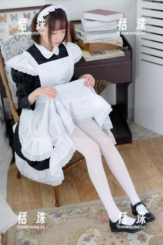 听说森萝财团的黑丝短裙写真合集让人直呼“我需要点赞”！