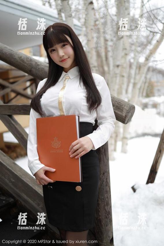 模范学院 - 目光被Lingyu的全套礼服图片牢牢抓住，好像每一件都是我的梦啊