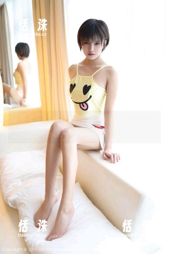 模范学院 - 黄乐然的美足写真，谁说不该下载？你火速行动吧！
