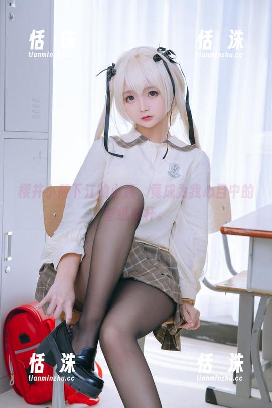 樱井小莜下江的小春，竟成为我心目中的壁纸标杆。