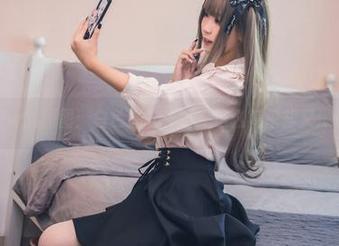 流年不停w的原图：白色睡衣，唔，这么简单却又深奥的悠闲