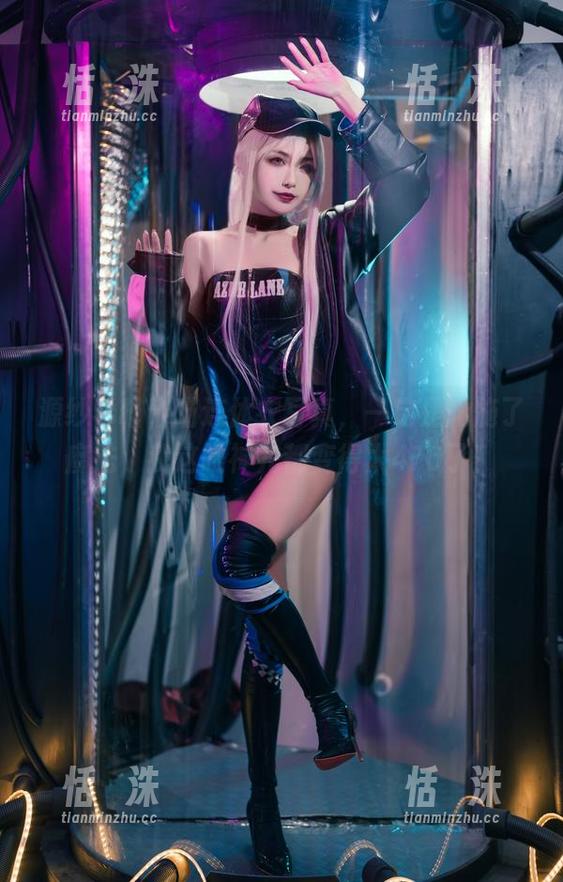 源纱希喵喵喵连体衣写真，一定是她施了魔法，我这眼神儿都变得太470了！