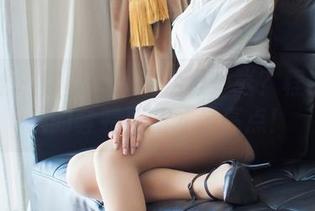 爱蜜社 – 你以为原图就是一张？程小烦不烦的套装更新才是亮点！