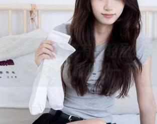 物恋传媒 – 小竹到底有多轻盈？那张定制写真你得亲眼见识一下。