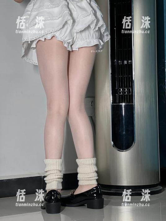 微密圈 - 白龙猫女的空姐2.0：一换制服就变美图，怎么回事？