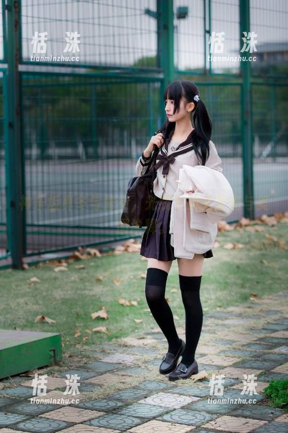 神乐坂真冬与修女，光线下的无圣光与美图诠释。