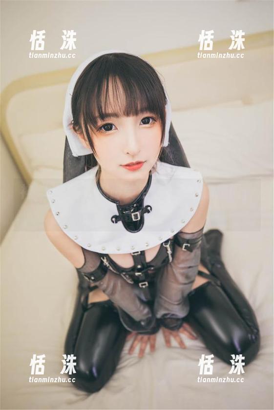 神楽坂真冬的光脚美足系列：让你想问，为什么我都不穿鞋呢？