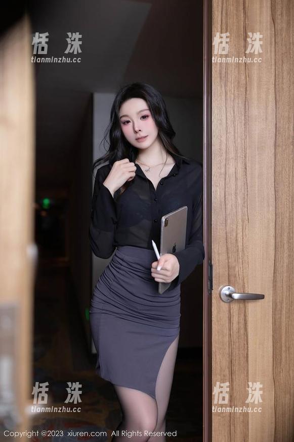 秀人网 - 碰到lucky咏丹的白裙图集，你绝对会忍不住想——我也想套上它试试