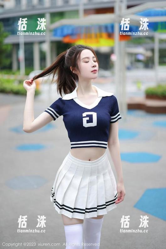 秀人网 - mini米妮的职业装–图片里收拾心情，上班变秀场
