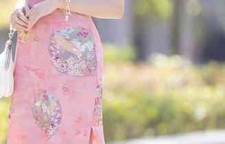 秀人网 – 完全没想到四月月的比基尼照片里，沙滩的味道居然这么浓！