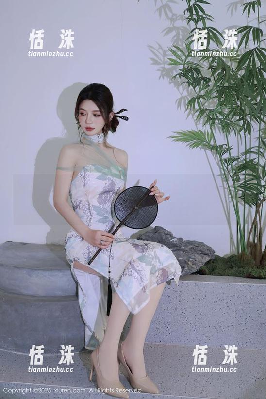 秀人网 - 作品大揭秘：孟狐狸FoxYini，瑜伽姿势如何撑起一个日常！