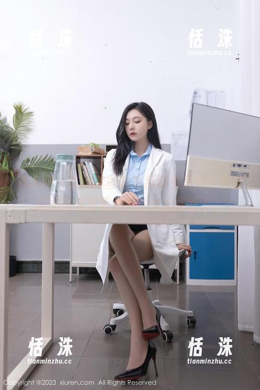 秀人网 - 最新美图就看月野兔美妞，灰丝搭配好像是要把我少女心绷断了。
